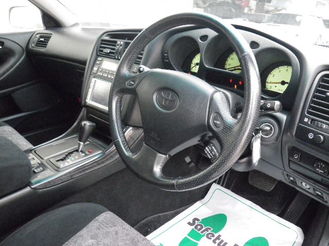 �ޥĥ� MPV