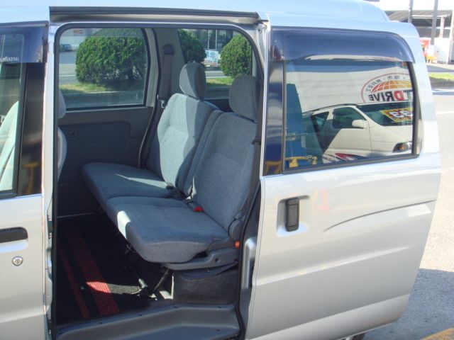 �t�H���N�X���[�Q�� VW�j���[�r�[�g�� ���Îԏ��F���̑�