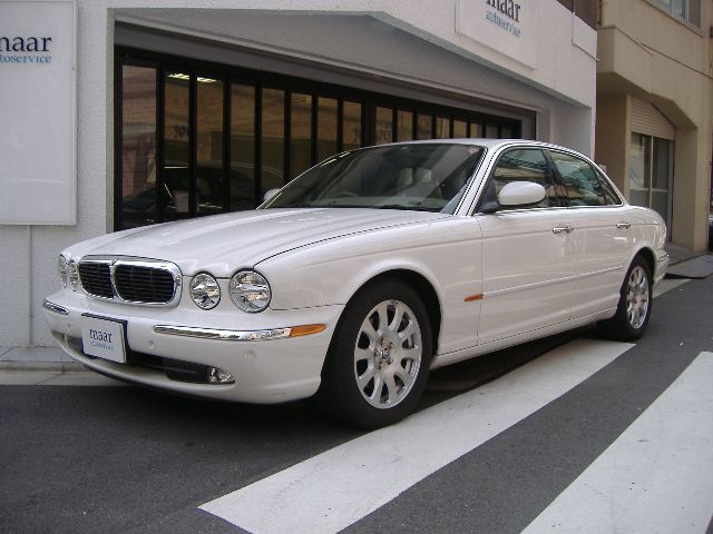 �W���K�[ XJ6 3.0 ���Îԏ��F���C��