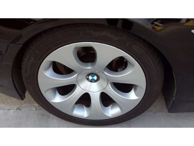 BMW 735i ���Îԏ��F�G���W��
