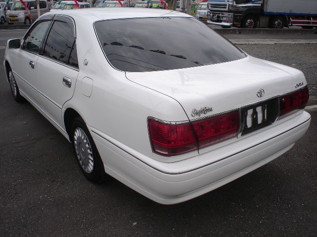 �g���^ �N���E�� ���Îԏ��F���[�^�[