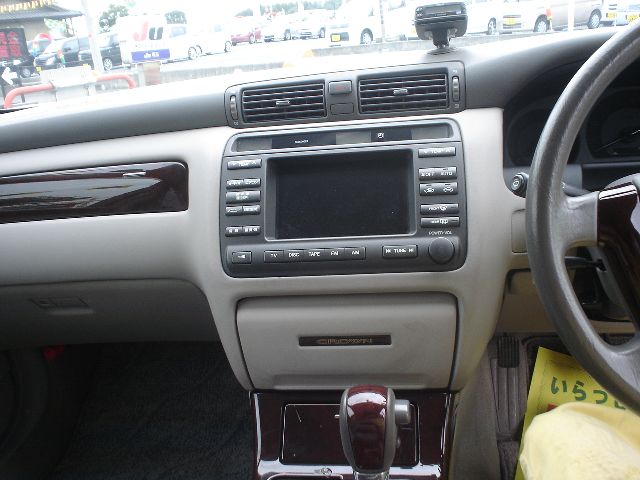 �g���^ �N���E�� ���Îԏ��F���̑�