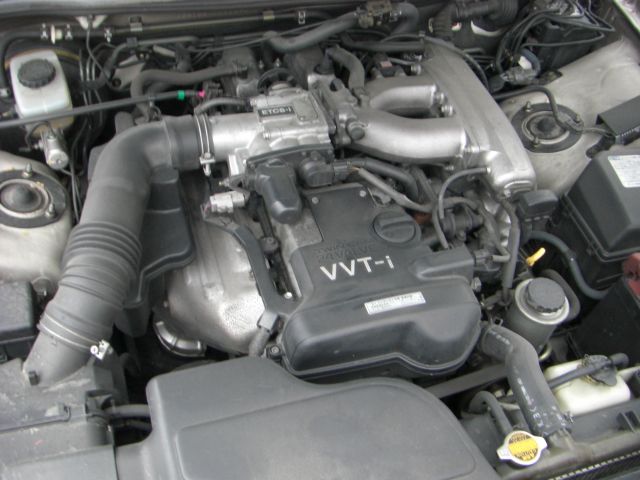 �g���^ �N���E�� ���Îԏ��F�G���W��