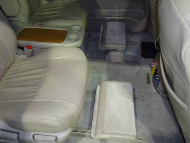 �g���^ �^�E���G�[�X�m�A ���Îԏ��F���̑�