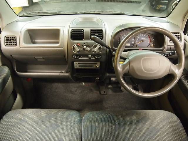 �t�F���[�� 512TR ���Îԏ��F���̑�