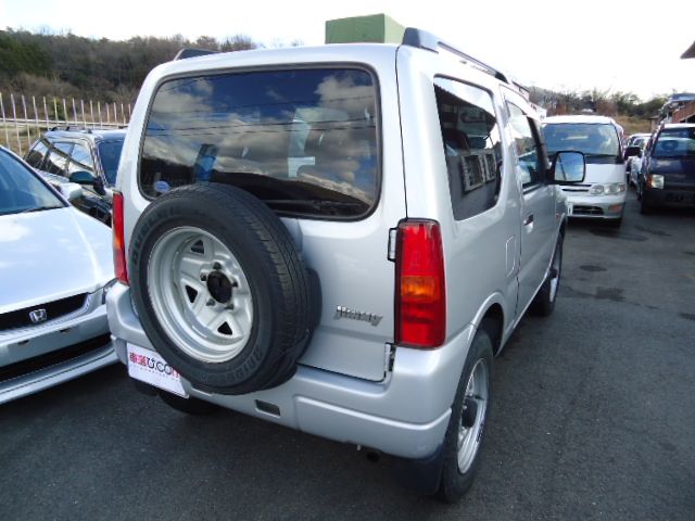 �N���C�X���[ 300C ���Îԏ��F�G���W��