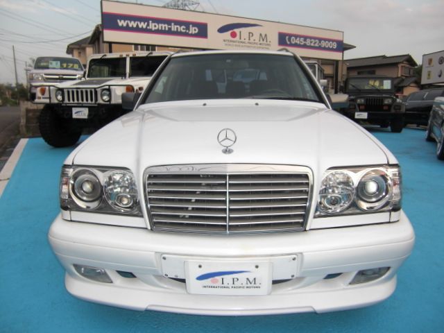 �g���^ �N���E���}�W�F�X�^�F���