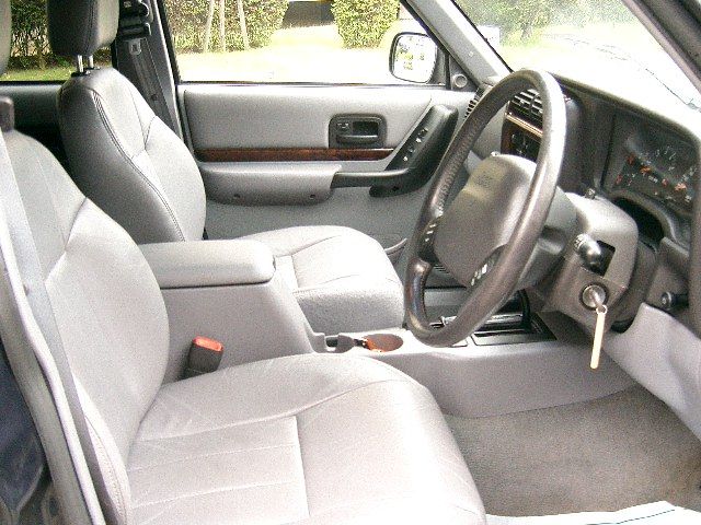 �N���C�X���[ �`�F���L�[LTD ���Îԏ��F���̑�