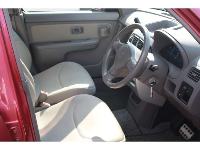 �t�F���[�� 512TR ���Îԏ��F���̑�
