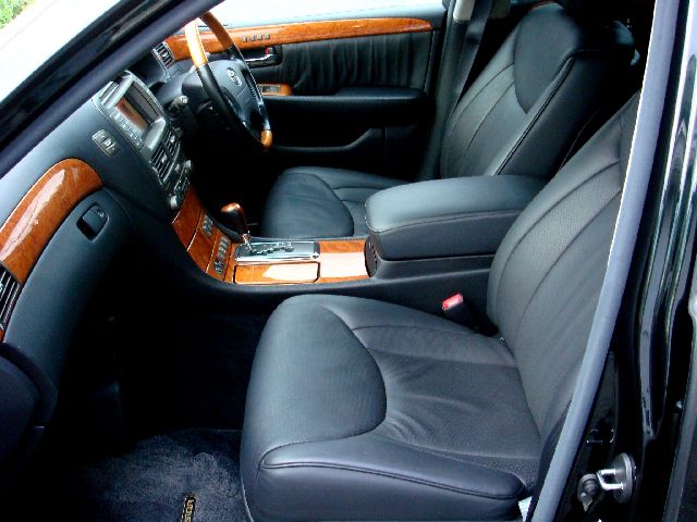 �g���^ �Z���V�I ���Îԏ��F���̑�