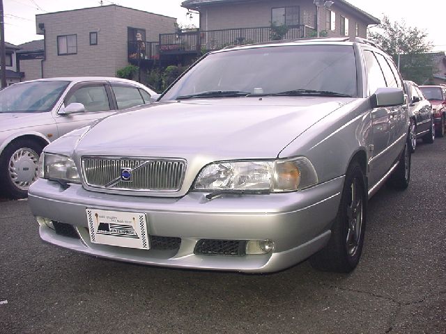 �{���{ V70 ���Îԏ��F���C��