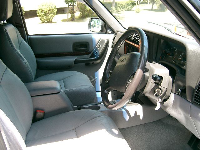 �N���C�X���[ �`�F���L�[LTD ���Îԏ��F���̑�