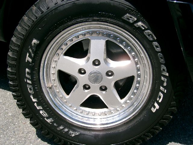 �N���C�X���[ �`�F���L�[LTD ���Îԏ��F���̑�