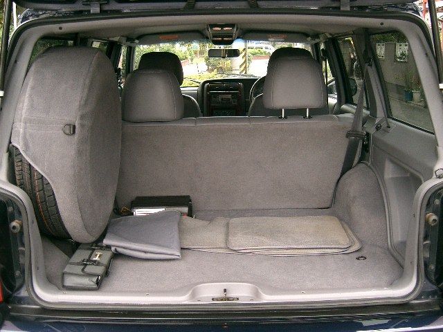 �N���C�X���[ �`�F���L�[LTD ���Îԏ��F���̑�