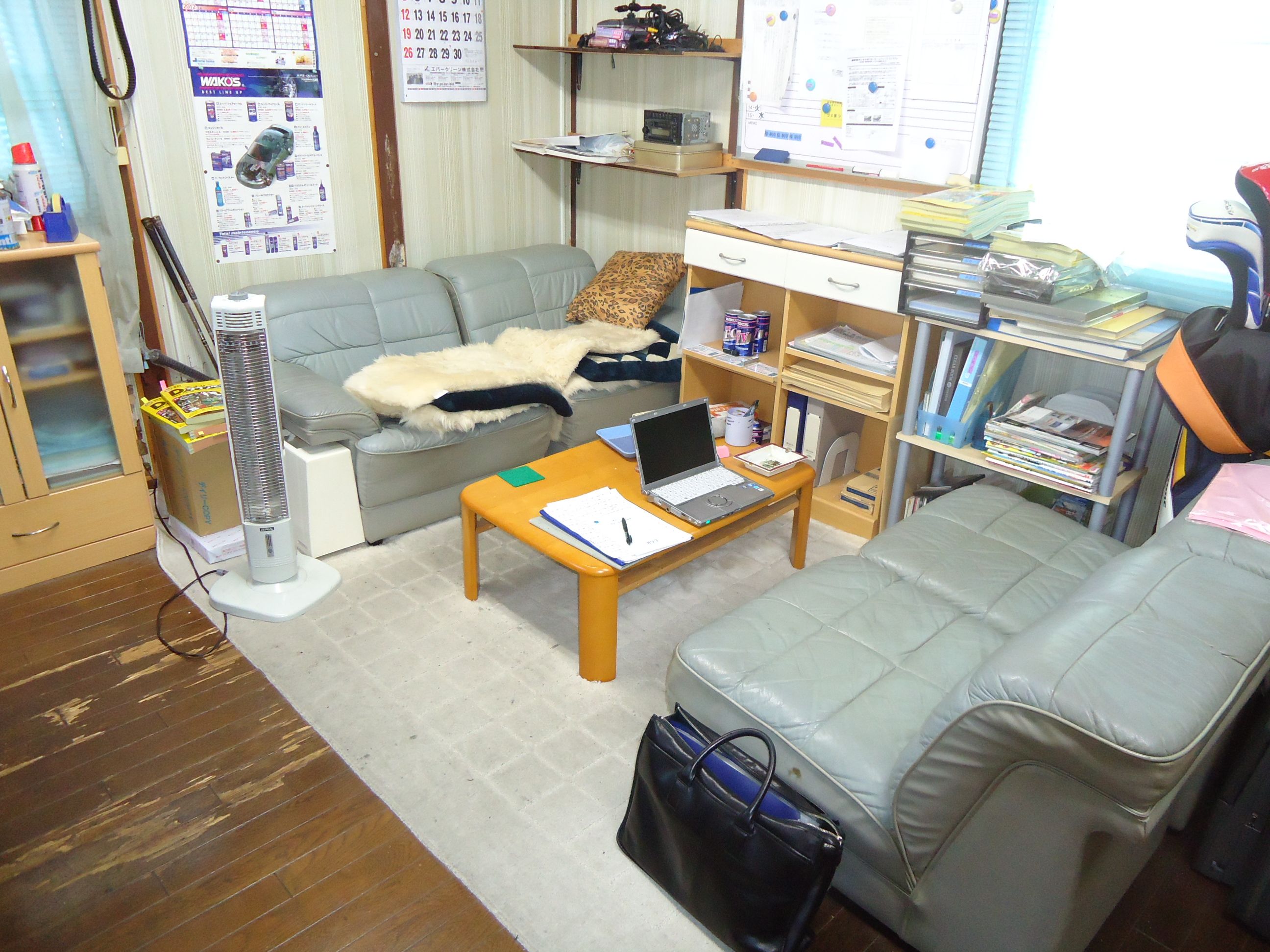 ◆～支払い総額について～◆当店では、お支払総額を表示させて頂いております。お支払総額には・消費税・リサイクル料金・自動車税・名義変更代(ナンバー変更時は除く)なども含まれております。当社の車輌は、車検が比較的たっぷり残っている車輌か、もしくは仕入れてから車検を取得して展示しております。すぐに乗れるお車ばかりですので、お急ぎのお客様もお気軽にお問い合わせ下さい。※遠方のお客様については、別途費用が掛かる場合が御座います。 店舗スタッフまで、お気軽にお問い合わせ下さい。