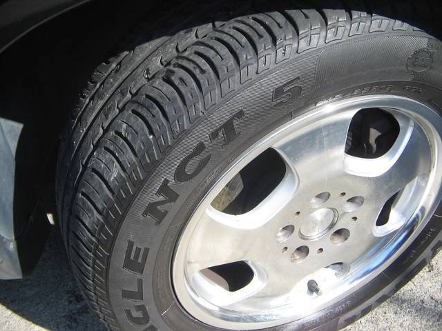 BMW 335i �J�u���I���F���̑�