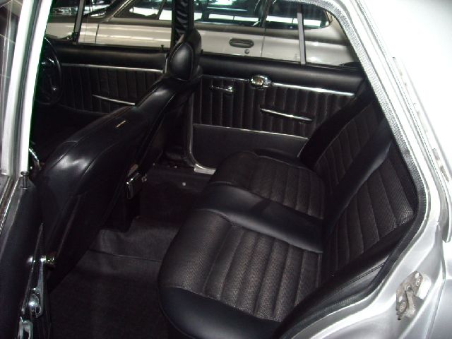 �j�b�T�� �X�J�C���C�� GT-R ���Îԏ��F���̑�