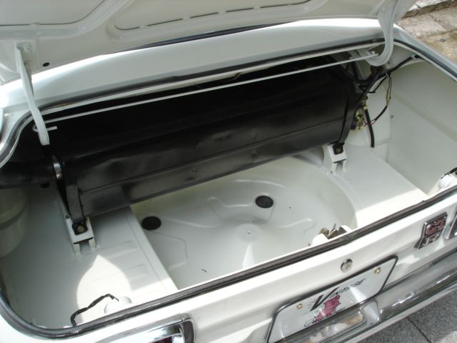 �j�b�T�� �X�J�C���C�� GT-R ���Îԏ��F���̑�