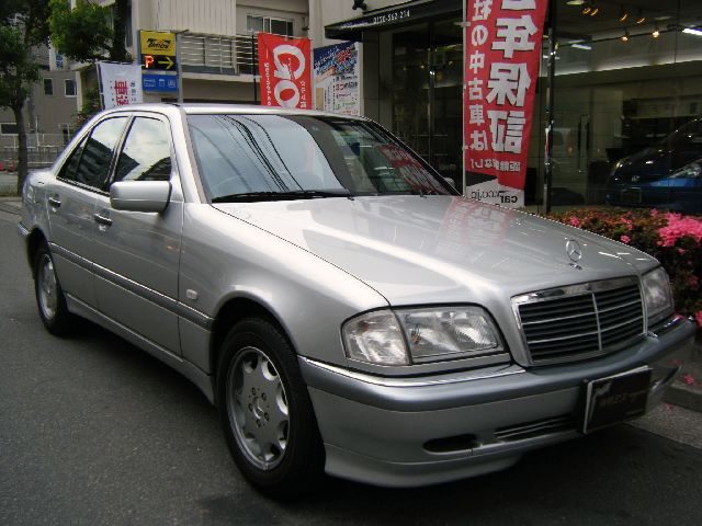 メルセデス・ベンツ C240 