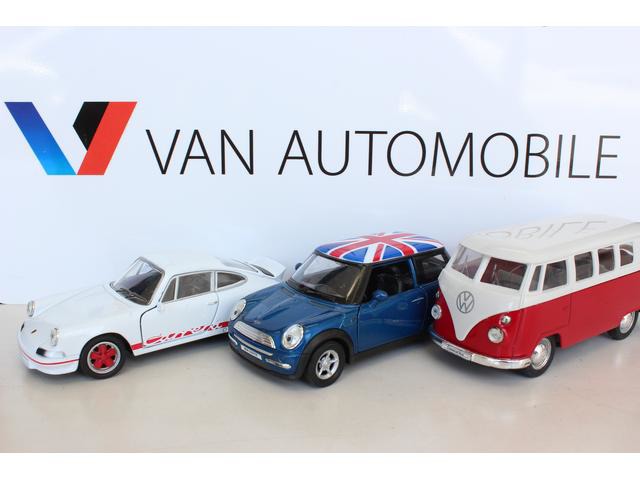 VAN AUTOMOBILE
