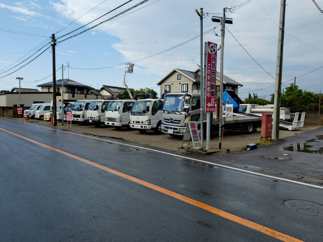 有限会社谷井田自動車 バントラック専門店