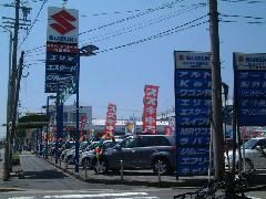 ●在庫台数40台以上です。掲載車以外にも良質な在庫を多数取り揃えております。