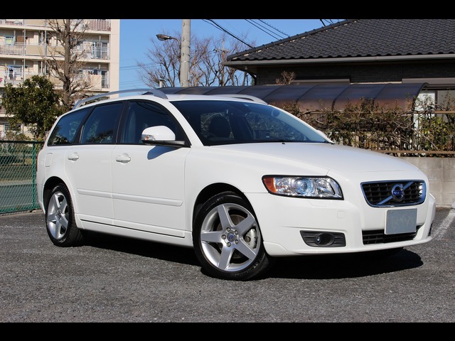 ボルボ V50 