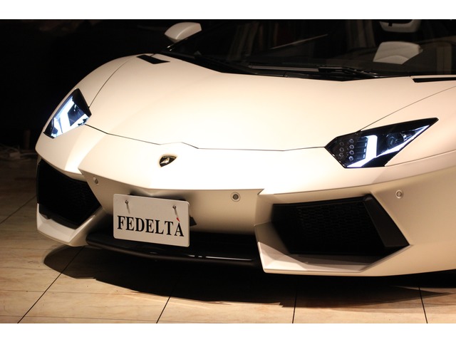 アヴェンタドールロードスターLP700-4 4WD