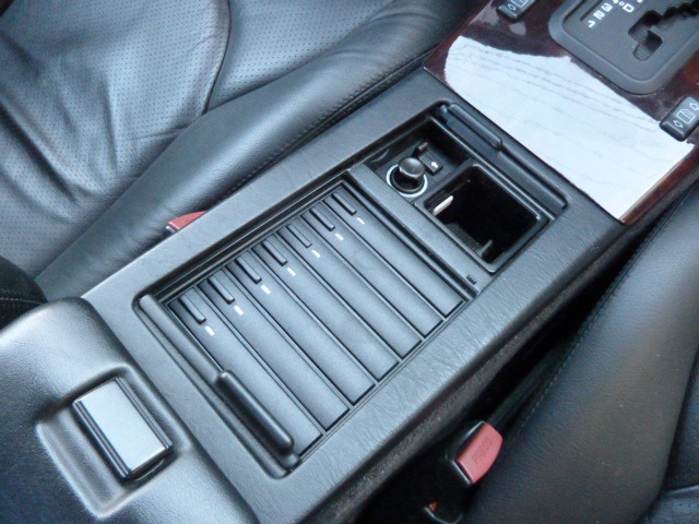 ���Ђł́A���k�ɗD�揇�ʂ̎�茈�߂��s���Ă���܂���B�����������Ă��邨�q�l�ɂ́A�����ڂ̂��₢���킹������������΂Ǝv���Ă���܂��B