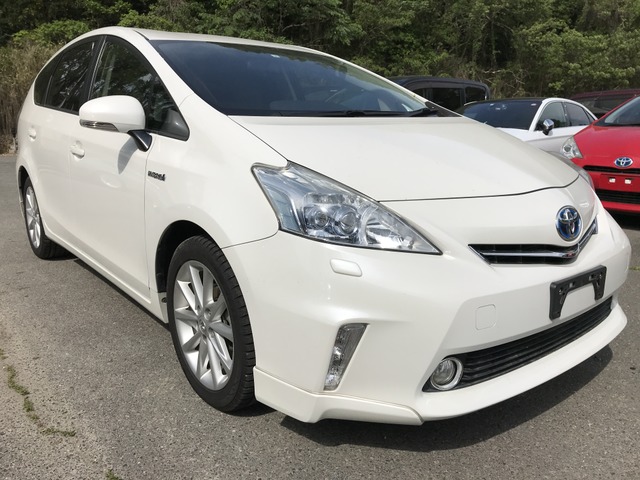トヨタ　プリウス　2013 2013 トヨタ プリウスα - ホイール＆タイヤサイズ、PCD