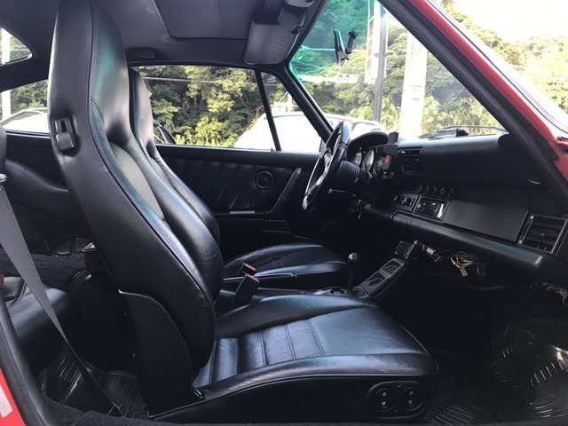 中古車の販売が中心になりますが、新車の販売も取扱いございます。