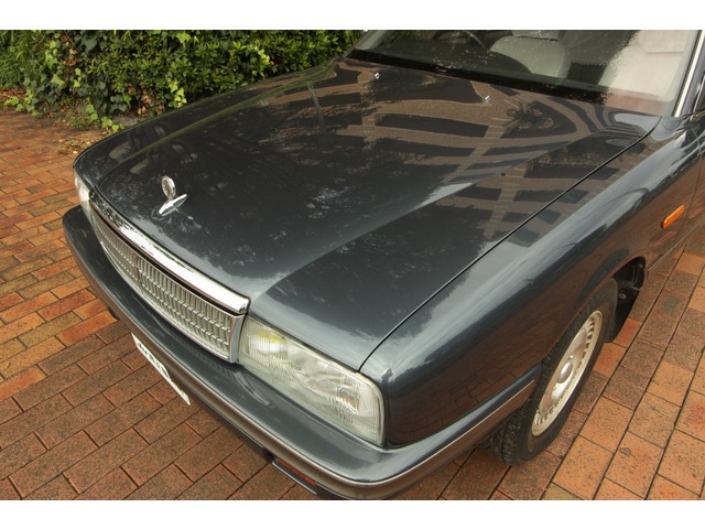 当時では珍しいハロゲンヘッドライトです。レンズ曇りありません>