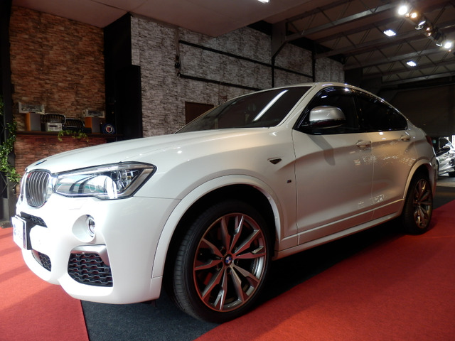 X4M40i 4WD
