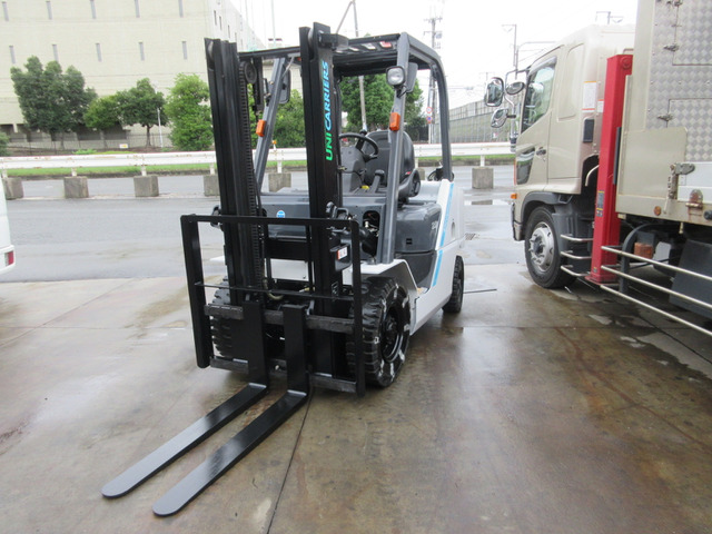 輸入車その他 ユニキャリア エンジンタイプ フォークリフト 105 0万円 平成28年 16年 大阪府 中古車 価格 Com