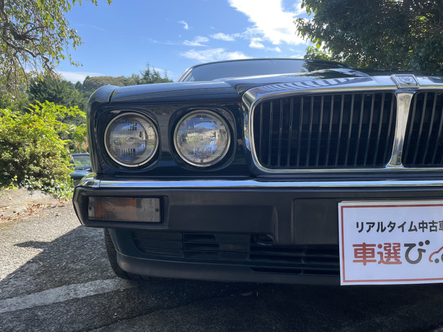 ジャガー XJ XJ6-3.2 40型/丸型4灯ライト/革×布シート