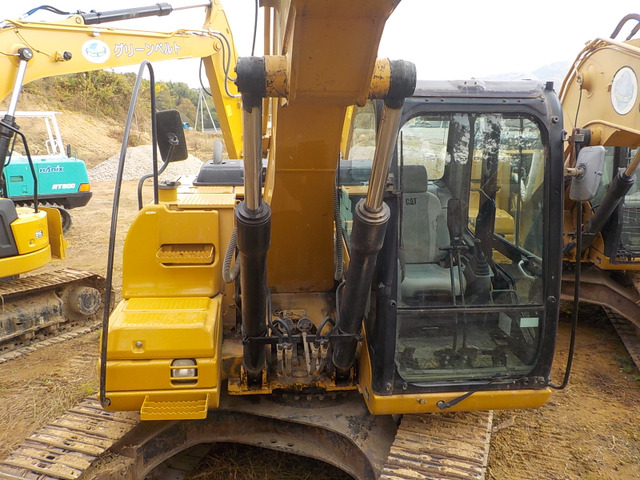 CAT油圧ショベル