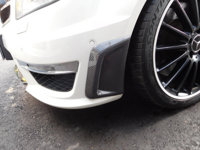 こんな部分にもカーボンパーツが付いています!