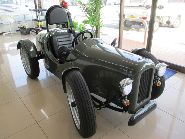 ���ÁA�V�i��HDD�i�r�AETC�A�n�f�W�`���[�i�[�A�t���b�v�_�E�����j�^�[�A�o�b�N���j�^�[�Ȃǉ��ł������k���������B����肩���芷���A�������ݎ��t���\�ł�!�|�[�^�u���i�r�t���Z�O�ȂǊe���[�J�[��舵���L