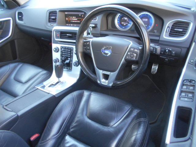 ������������{���ł��B�܂��͂��C�y�ɂ��d�b���������B