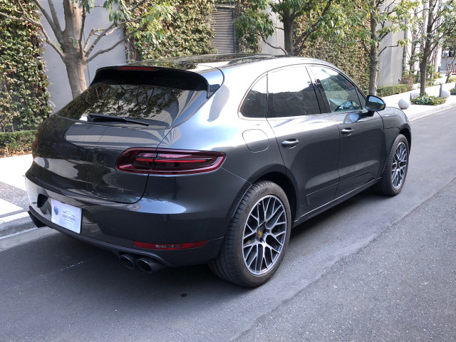 マカンGTS PDK 4WD