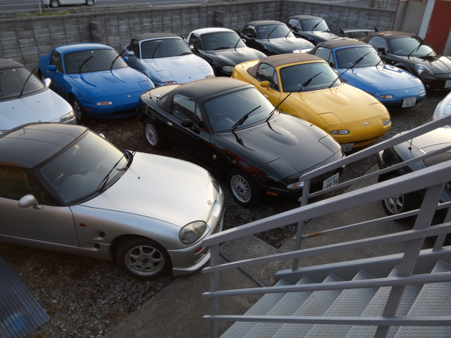 初期型NAロードスターをメインに販売しています。 店主の好みで、オープン2シータースポーツばかりです。 ご希望のロードスターをお探しします。ベース仕入、外装全塗装、機関類整備、新品幌張替え等、相談下さい。 1人営業しておりますので、留守の場合…