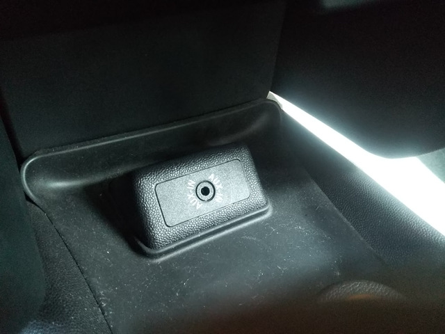 �O������AUX�L��