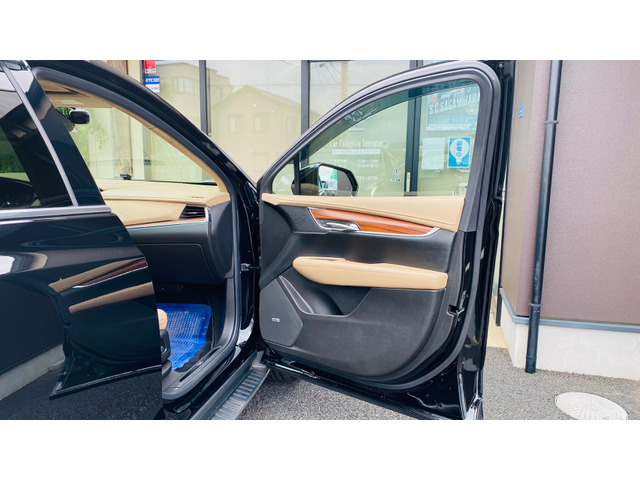 ����ȃh�A��