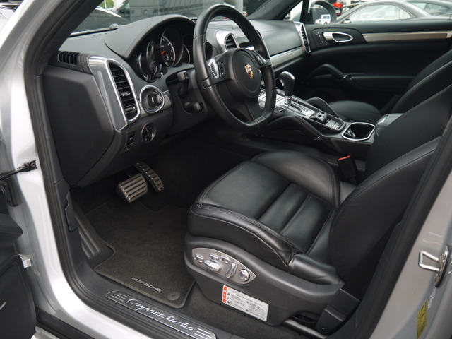 �V�[�g�̃z�[���h�����ǂ��A�l�X�Ȓ��߂��\�ł��̂ŁA�������^�]���X�g���X�Ȃ����y���݂��������邩�Ǝv���܂��B