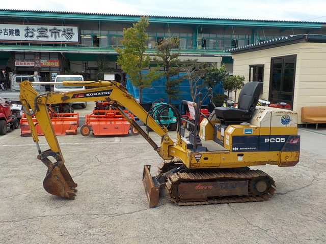 コマツ油圧ショベル