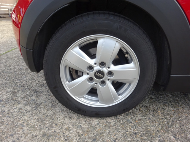 ���X��JR�g���Éw����k��5���A���F�̊ŔɐԂ̃��S���ڈ�ł�!