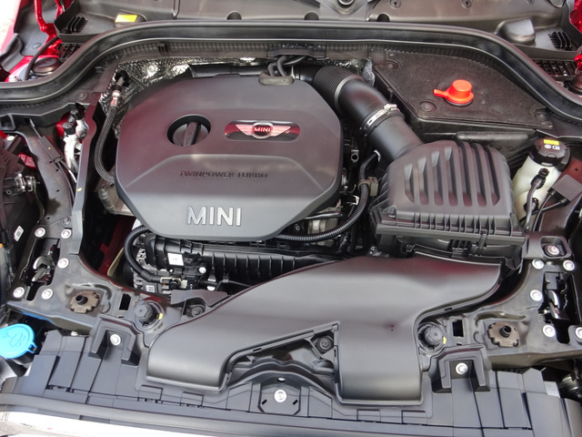 ���Ђł̓G���W�����[���܂Ő�p��܂��g���ăs�J�s�J�ɂ��Ă���܂��B