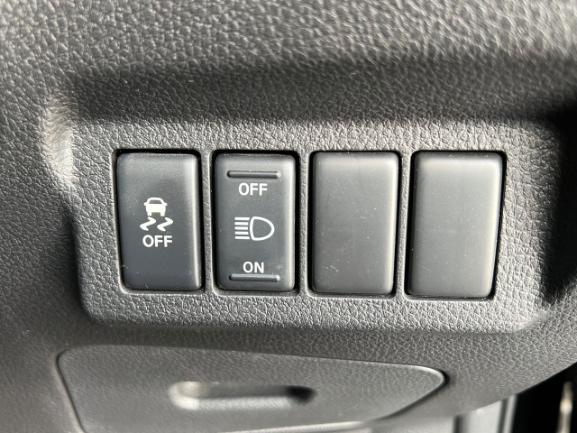 �y������h�~���u�z�ԗ��̉���������m����ƁA�����I�Ɏԗ��̐i�s������ۂ悤�Ɏԗ��𐧌䂵�܂��B�J�̓��ȂǊ���₷���H�ʏ󋵂ł����S�ȉ^�]���\�ł��B�y�I�[�g���C�g�zON�EOFF�X�C�b�`