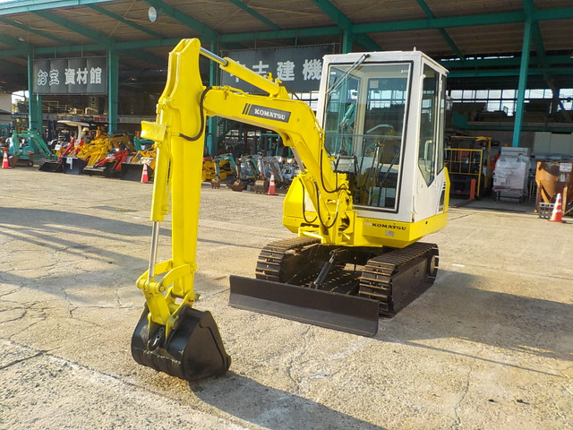 コマツ油圧ショベル
