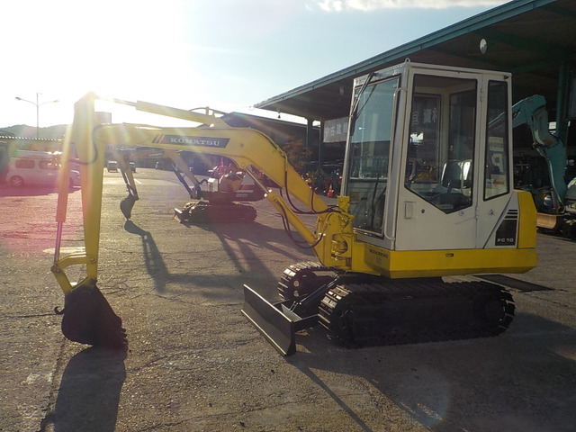 コマツ油圧ショベル